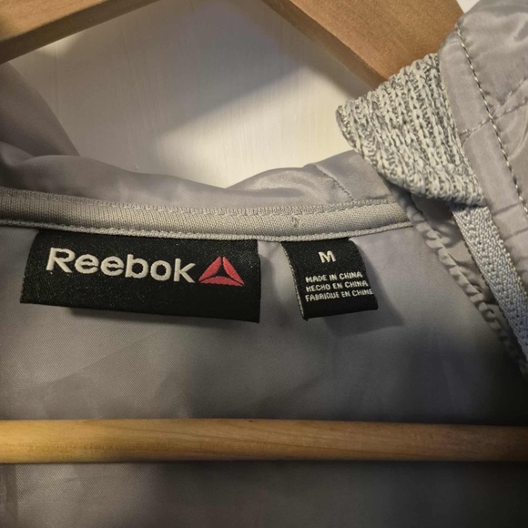 Rebook Woman’s zip hoody - Picture 4 of 4